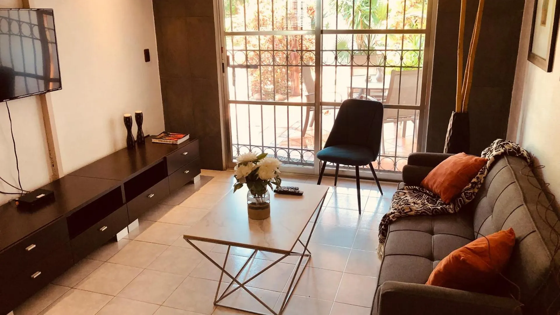 Beautiful Home By The Beach - 3Bedrooms, 2.5Baths Cancun Holiday home