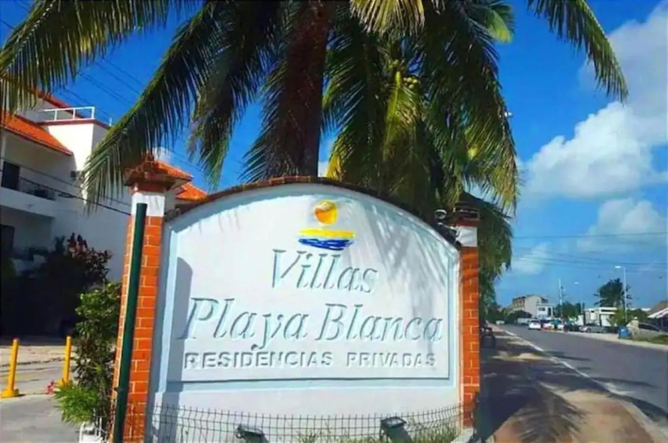 Beautiful Home By The Beach - 3Bedrooms, 2.5Baths Cancun